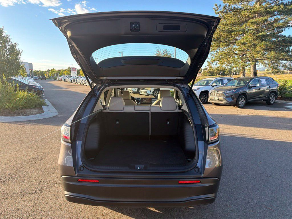 Used 2024 Honda HR-V LX image 17