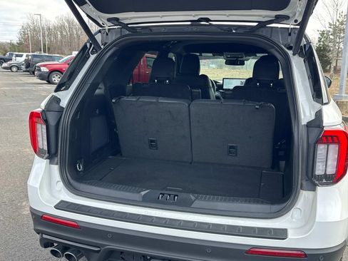 Used 2025 Ford Explorer ST image 13