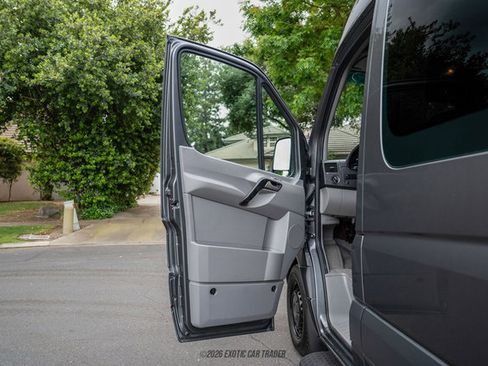 Used 2017 Mercedes-Benz Sprinter 3500 image 19