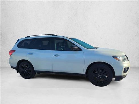Used 2018 Nissan Pathfinder SL w/ Midnight Edition Package AWD/4WD image 5