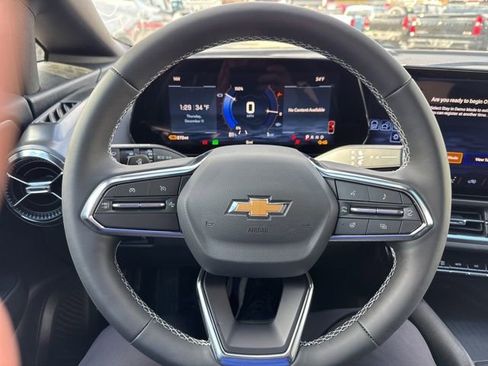 New 2026 Chevrolet Equinox EV LT image 10