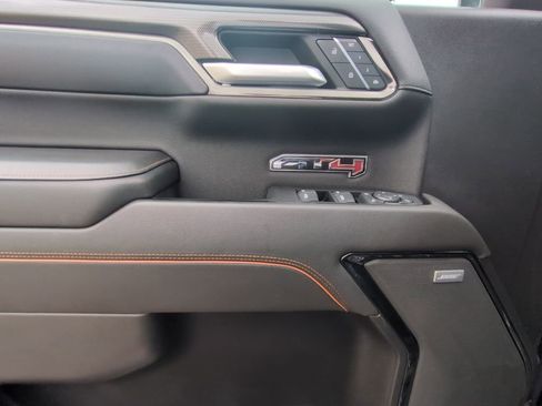 Used 2022 GMC Sierra 1500 AT4 w/ AT4 Preferred Package AWD/4WD image 12