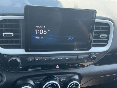 Certified 2023 Hyundai Venue Limited FWD image 21