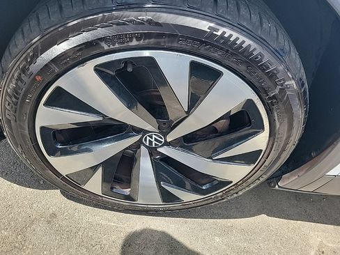 Used 2021 Volkswagen ID.4 Pro S w/ Gradient Package RWD image 3
