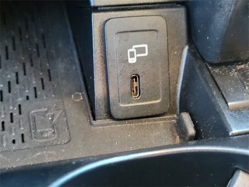 Used 2021 Mercedes-Benz GLC 300 image 28