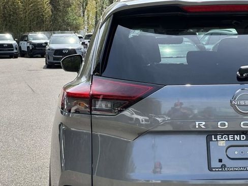 Used 2023 Nissan Rogue SL w/ SL Premium Package image 13