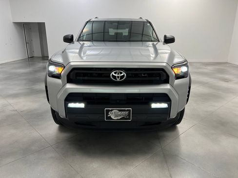Used 2025 Toyota 4Runner SR5 AWD/4WD image 3