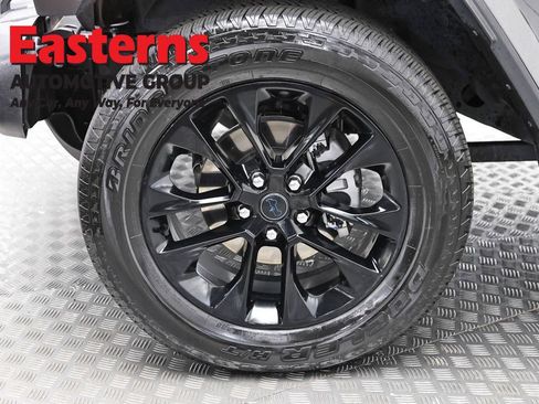 Used 2025 Jeep Wrangler Unlimited Sahara AWD/4WD image 29