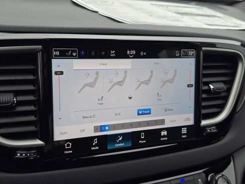 New 2026 Chrysler Voyager LX image 36