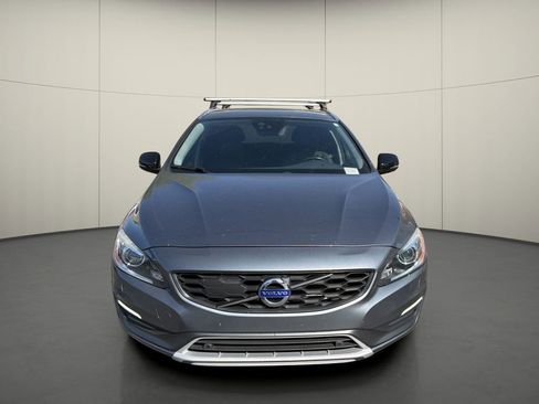 Used 2016 Volvo V60 T5 Cross Country Platinum w/ Climate Package AWD/4WD image 2