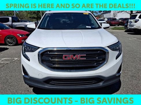 Used 2020 GMC Terrain SLE w/ Driver Convenience Package image 3