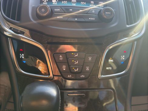 Used 2016 Buick LaCrosse image 19