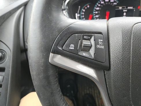 Used 2018 Chevrolet Trax LT w/ Sun & Sound Package image 11