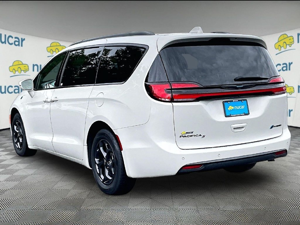 Used 2021 Chrysler Pacifica Touring w/ S Appearance Package FWD image 4