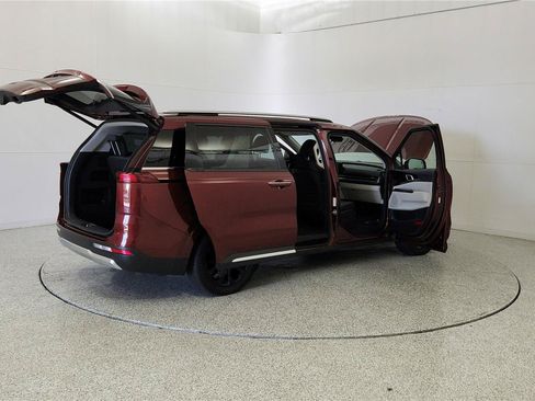 Used 2022 Kia Carnival SX Prestige FWD image 12