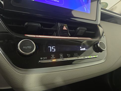 Used 2025 Toyota Corolla LE image 26