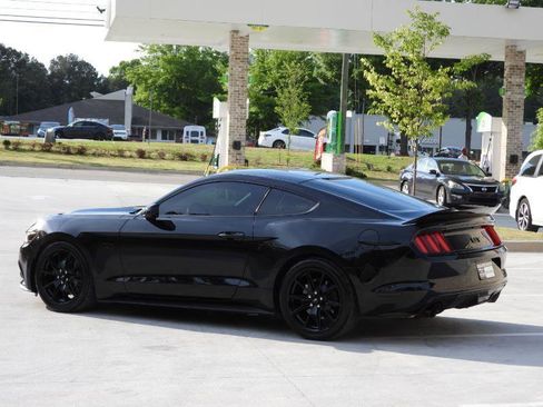 Used 2017 Ford Mustang GT w/ Black Accent Package RWD image 27