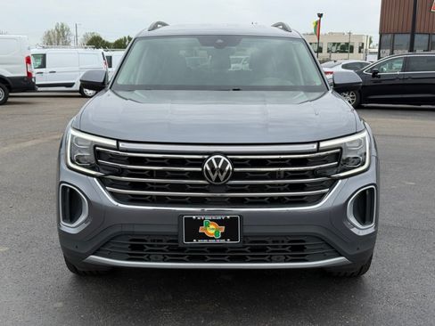 Used 2025 Volkswagen Atlas SE AWD/4WD image 3