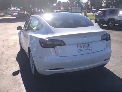 Used 2021 Tesla Model 3 Standard Range Plus image 7