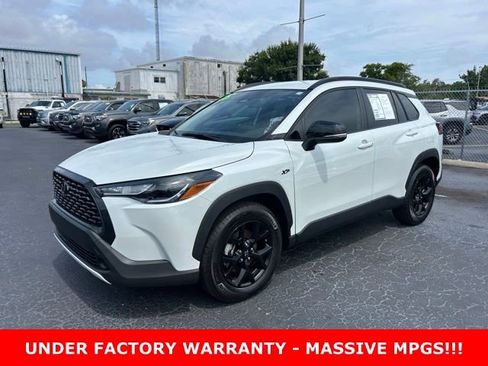 Used 2025 Toyota Corolla Cross LE FWD image 3