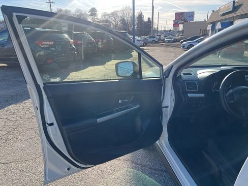 Used 2015 Subaru Crosstrek 2.0i Premium image 27