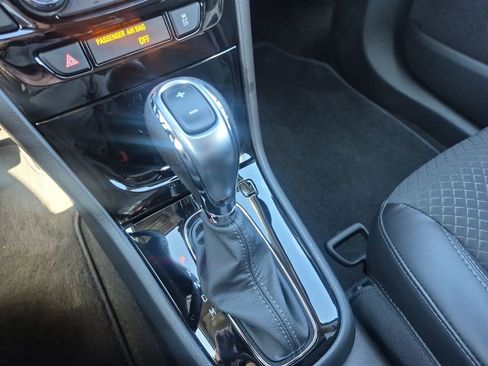 Used 2022 Buick Encore Preferred w/ Safety Package FWD image 19