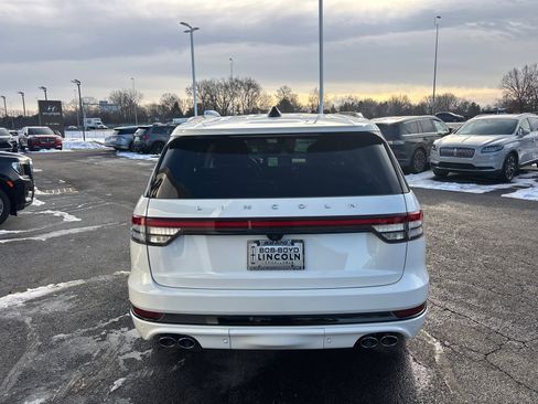 Certified 2025 Lincoln Aviator Reserve w/ Equipment Group 201A image 6