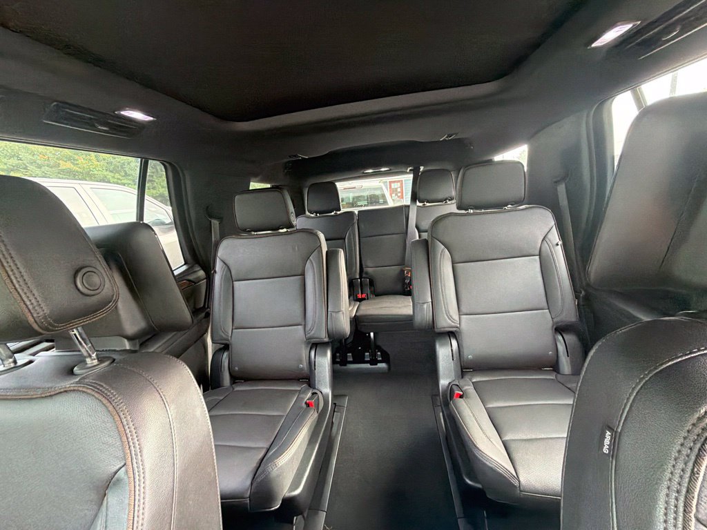 Used 2023 Chevrolet Tahoe High Country AWD/4WD image 13