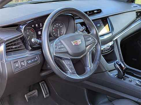 Certified 2022 Cadillac XT5 Sportv w/ Technology Package image 9