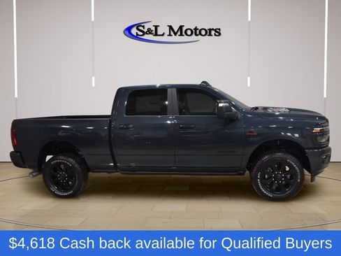 New 2026 RAM 2500 Laramie AWD/4WD image 14