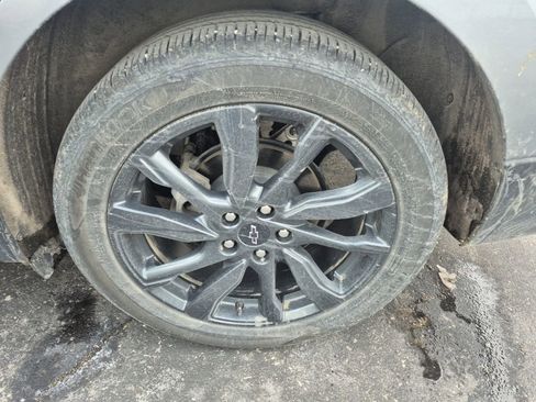 Used 2023 Chevrolet Equinox RS w/ RS Leather Package image 11