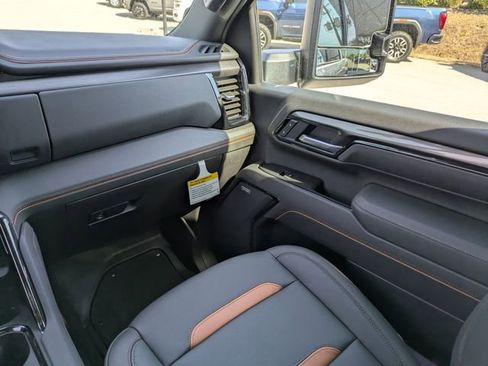 Used 2026 GMC Sierra 2500 AT4 w/ AT4 Premium Plus Package AWD/4WD image 19