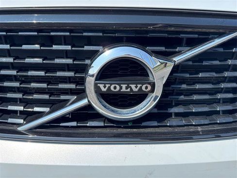 Used 2021 Volvo XC40 T5 R-Design AWD/4WD image 25