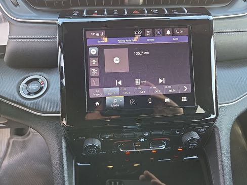 Used 2023 Jeep Grand Cherokee Altitude image 25