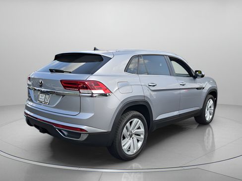 Certified 2022 Volkswagen Atlas Cross Sport SE FWD image 5