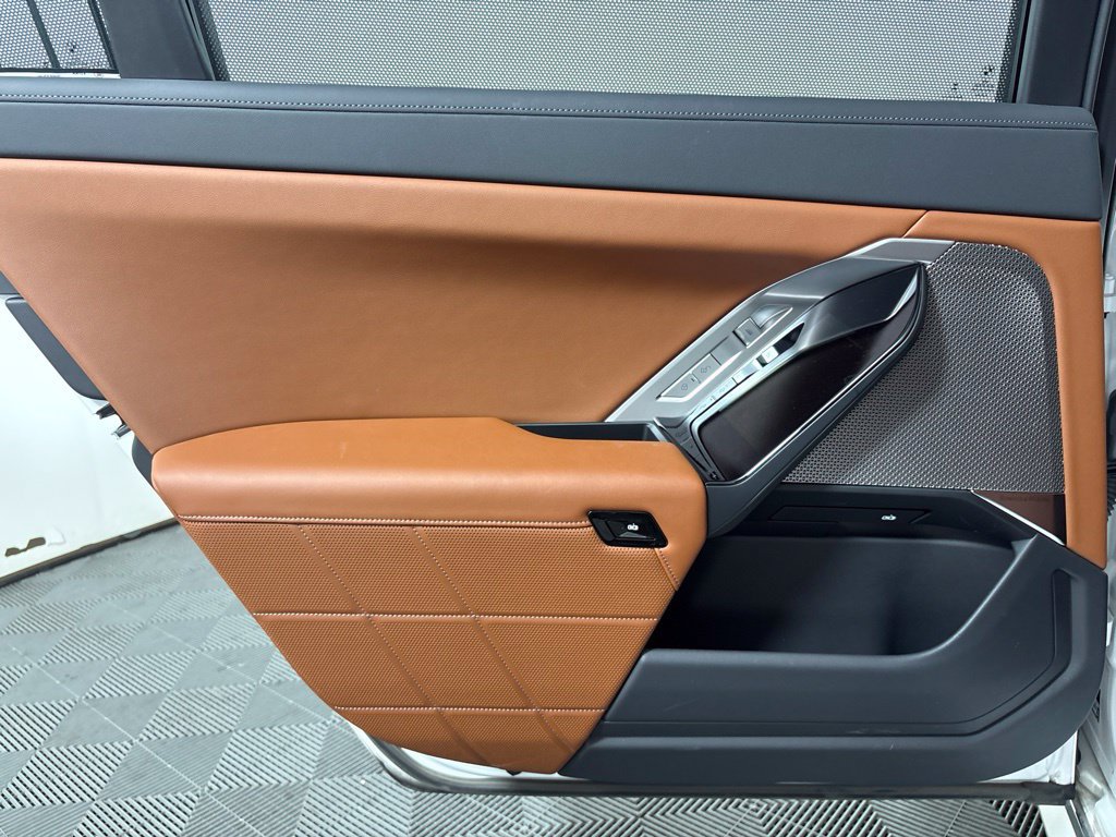 Certified 2024 BMW i7 eDrive50 RWD image 29