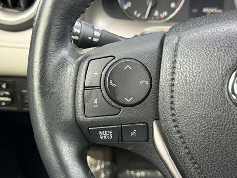 Used 2016 Toyota RAV4 Limited FWD image 33