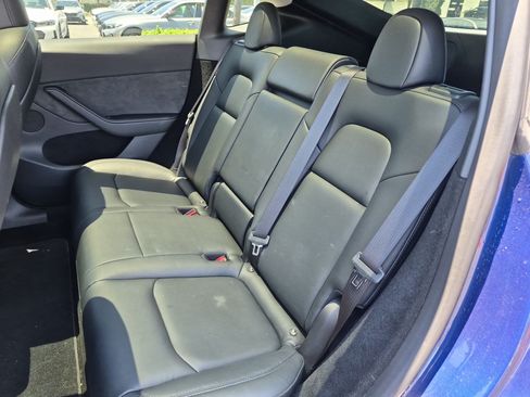 Used 2023 Tesla Model Y AWD image 30