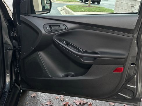 Used 2018 Ford Focus S image 19