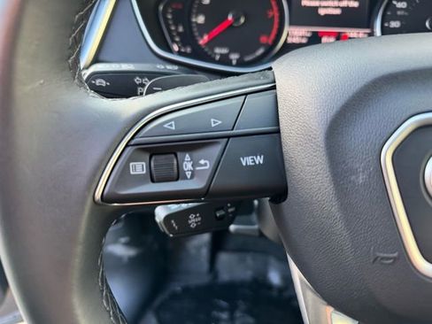 Certified 2025 Audi Q5 2.0T Premium image 17