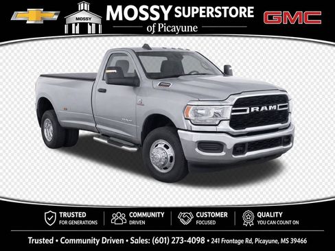 Used 2022 RAM 3500 Tradesman AWD/4WD image 2