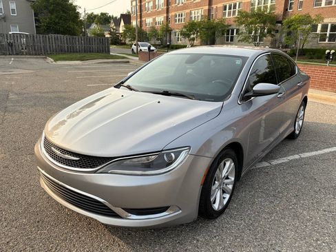 Used 2015 Chrysler 200 Limited w/ Convenience Group FWD image 14