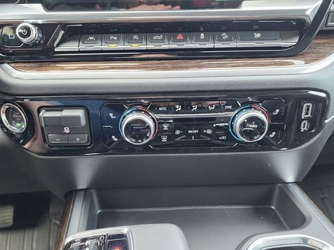 New 2026 GMC Sierra 1500 Elevation w/ Elevation Premium Package AWD/4WD image 29