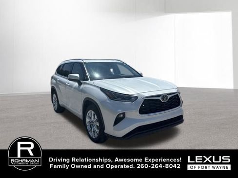 Used 2022 Toyota Highlander Limited AWD/4WD image 5