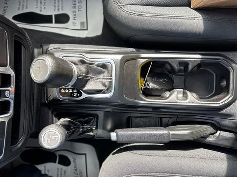 Used 2022 Jeep Gladiator Overland image 26