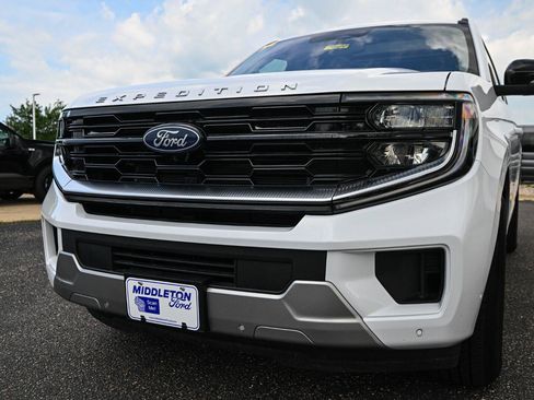 Used 2025 Ford Expedition Max Platinum AWD/4WD image 11