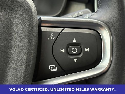 Certified 2025 Volvo XC40 B5 Plus AWD/4WD image 20