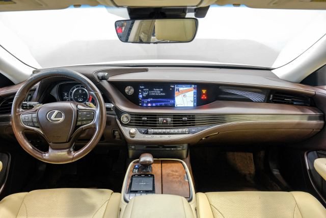 Used 2018 Lexus LS 500 w/ Accessory Package (Z1) RWD image 20