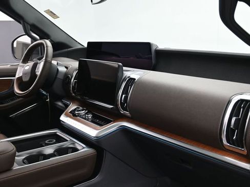 New 2025 Ford Expedition King Ranch image 27