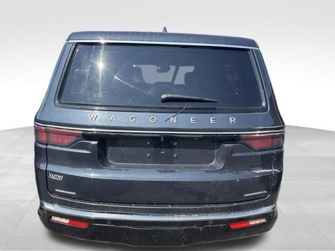 Used 2023 Jeep Wagoneer L Series III w/ Premium Group I AWD/4WD image 17